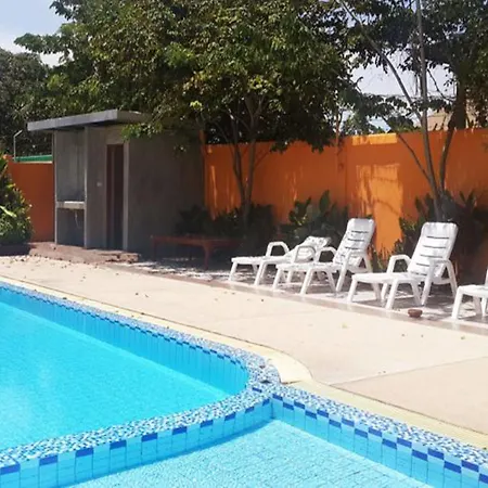 La Casa Hotel